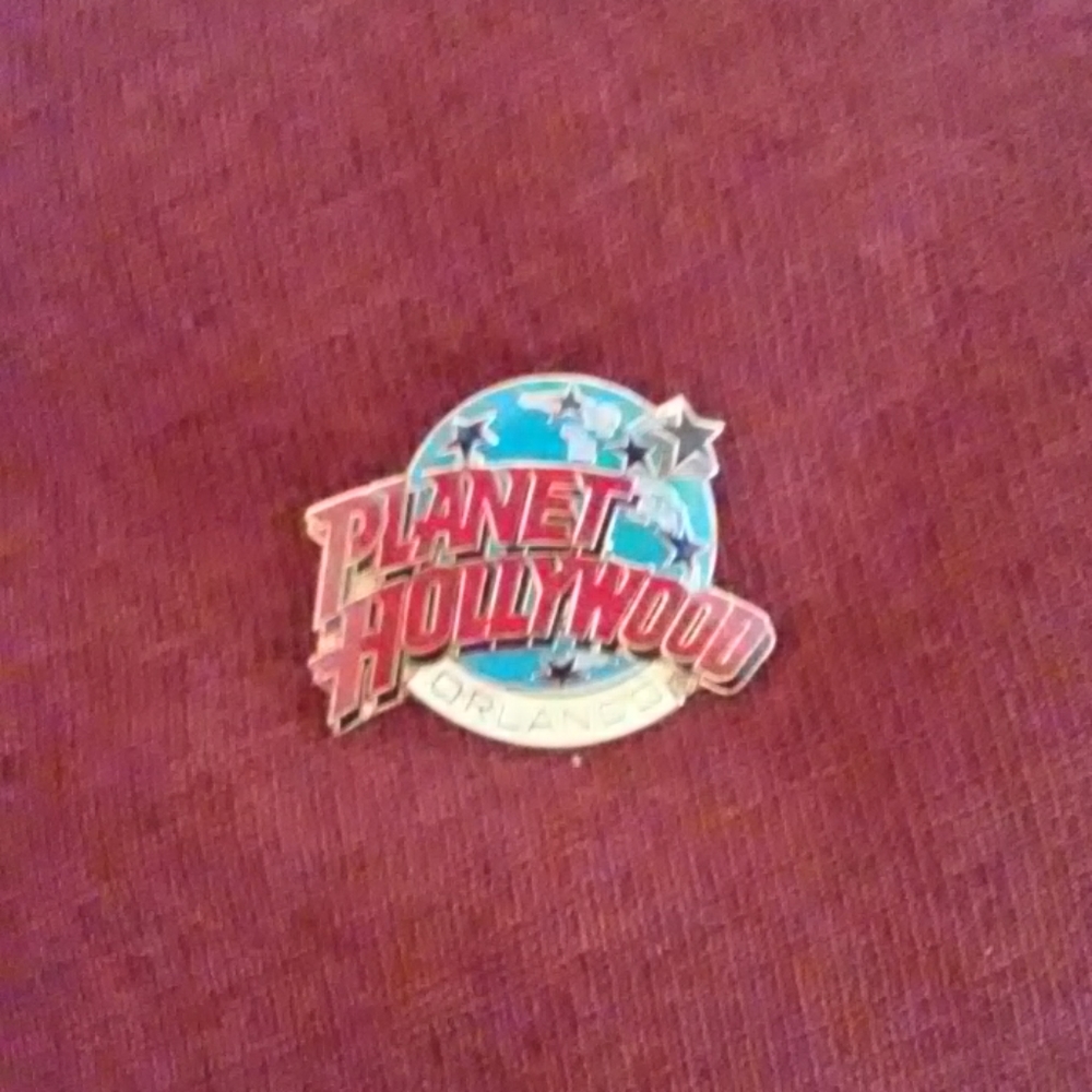 Planet Holywood pin